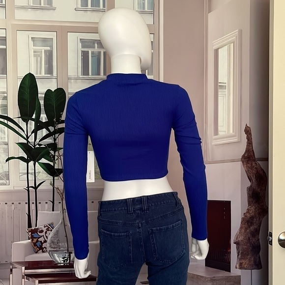 Timing Royal Blue Front Cutout Long Sleeves Crop Top. Size M. P325/A2395 - Picture 6 of 7